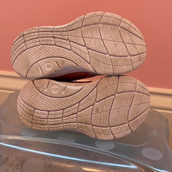 Minnie Mouse Light Up Sneakers (Disney) - Picture 5 of 5